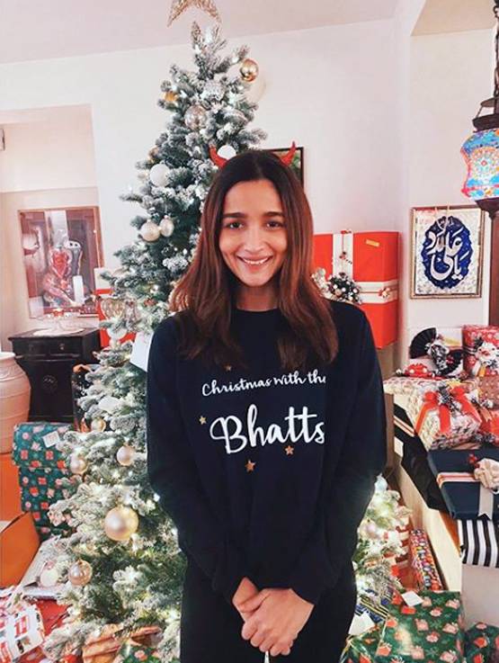 सनी लियोनी से कपूर फैमिली तक, सेलेब्स ने फैमिली संग यूं मनाया क्रिसमस