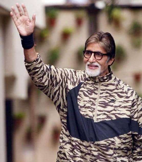 1 इंस्टा पोस्ट के करोड़ों चार्ज करती हैं प्र‍ियंका, जानें कितना लेते हैं अमिताभ-SRK