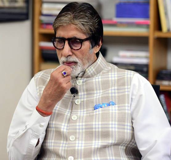 अमिताभ बच्चन को मिला फाल्के पुरस्कार, इस अंदाज में पहुंचे राष्ट्रपति भवन