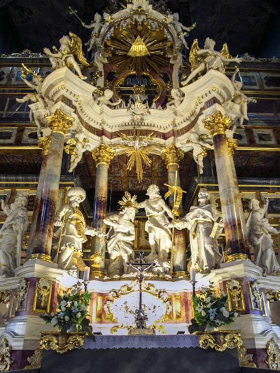 पोलैंड में पिता को मिला सम्मान देख भावुक हुए अमिताभ, शेयर की तस्वीरें