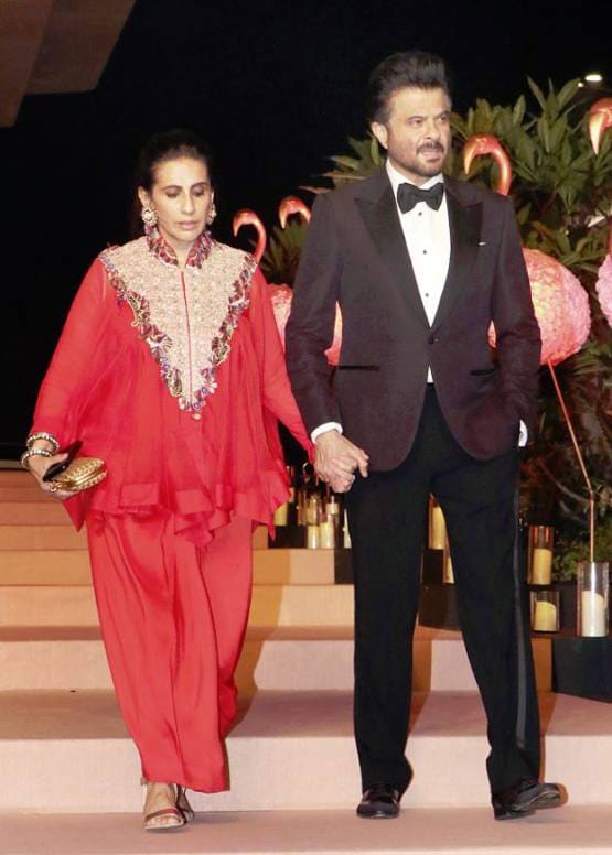 ईशा अंबानी के चैरिटी इवेंट में ग्लैमरस लुक में पहुंचे ये सितारे, Photos