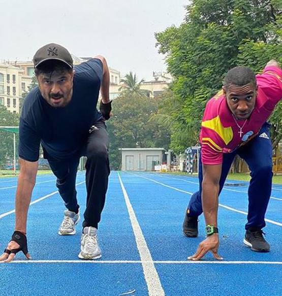 62 की उम्र में 21 के हुए अनिल कपूर, बेटी-दामाद संग लंदन में मनाया बर्थडे