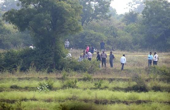 खुला मैदान, 30 फीट के दायरे में चार लाशें, देखें एनकाउंटर की तस्वीरें