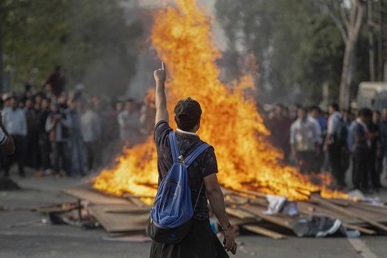 सुलग रहा पूर्वोत्तर भारत, भड़के लोग, CAB का जबरदस्त विरोध