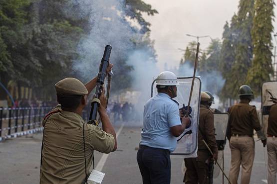 सुलग रहा पूर्वोत्तर भारत, भड़के लोग, CAB का जबरदस्त विरोध