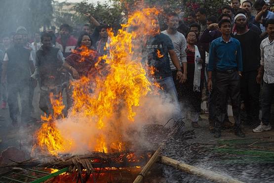 सुलग रहा पूर्वोत्तर भारत, भड़के लोग, CAB का जबरदस्त विरोध