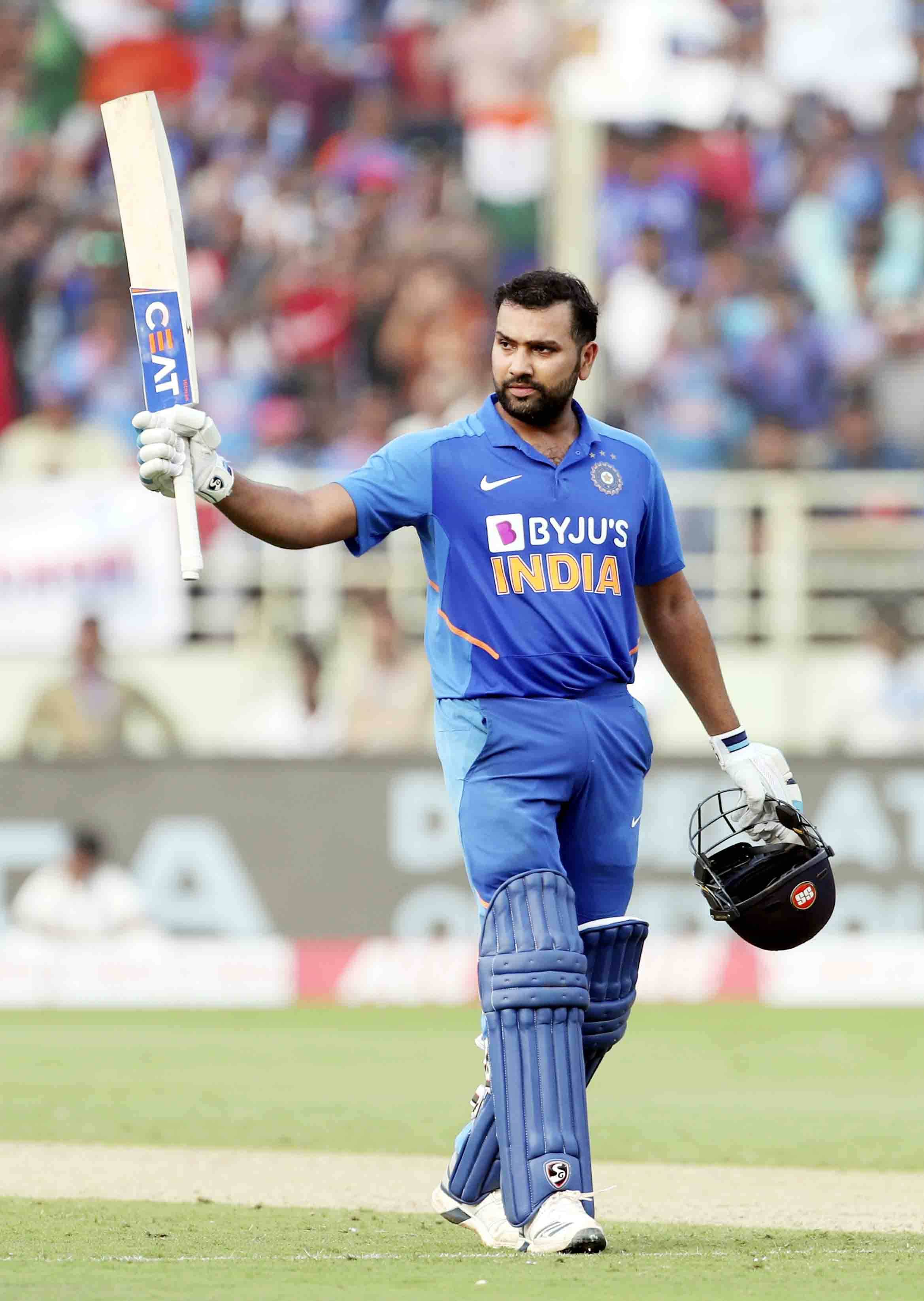 रोहित ने एक शतक से तोड़े कई रिकॉर्ड, गांगुली-वॉर्नर के क्लब में एंट्री