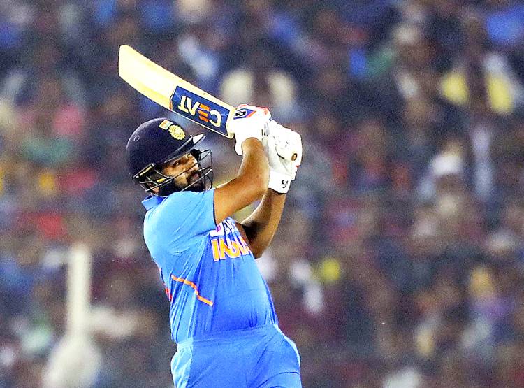 रनों का अंबार लगाने के बाद भी खुश नहीं हैं रोहित, इस बात का मलाल