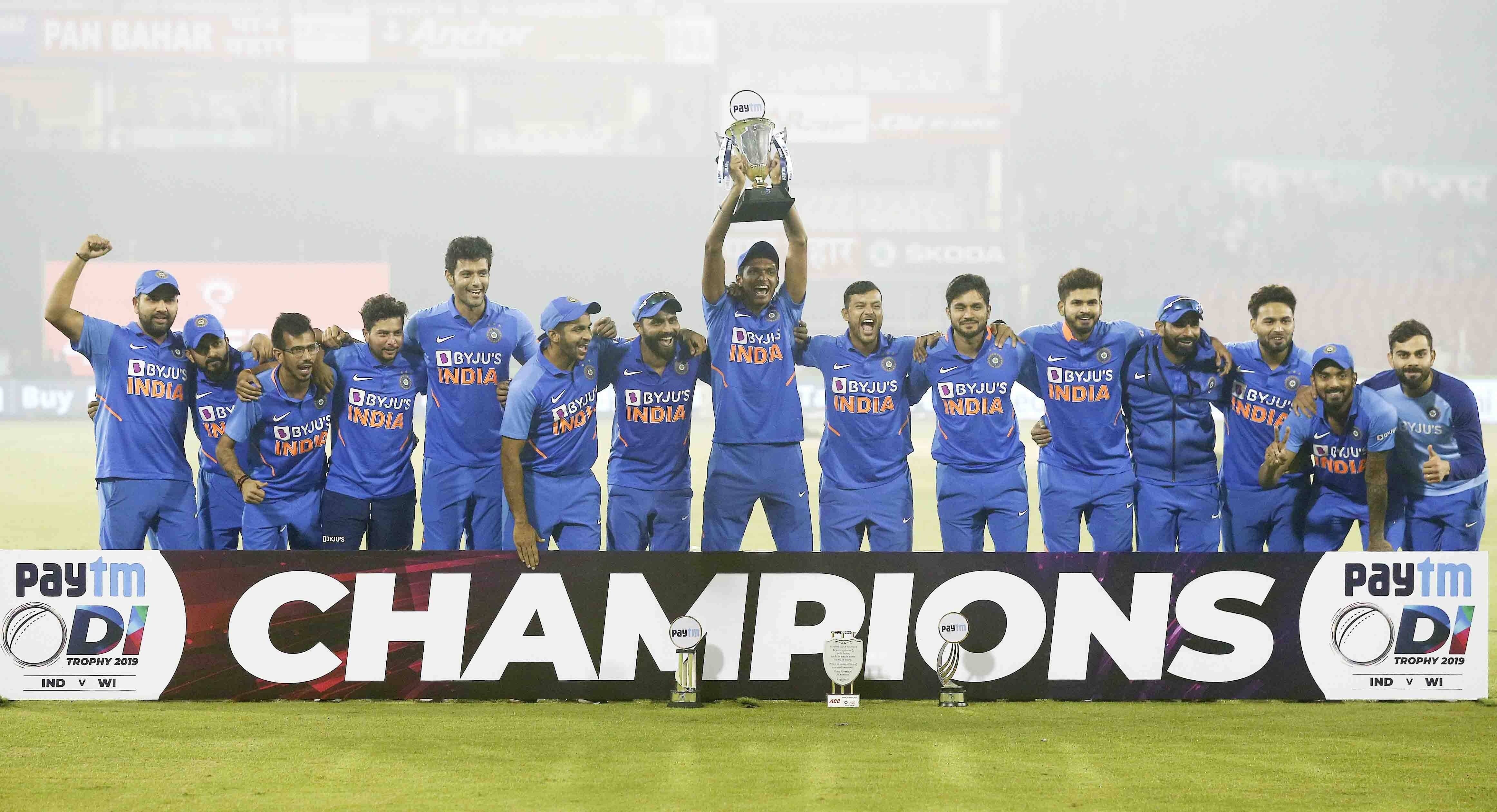 शार्दुल ने विंडीज के जबड़े से छीनी जीत, कोहली बोले- मान गए ठाकुर...