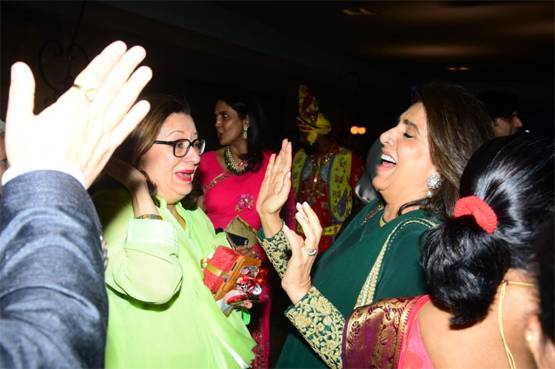 भाई की रोका सेरेमनी में सैफ संग पहुंचीं करीना, ये सितारे भी हुए शरीक