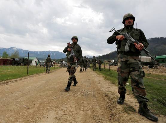 मां एनाउंसर- पत्नी टीचर, ऐसा है नये आर्मी चीफ नरवणे का परिवार