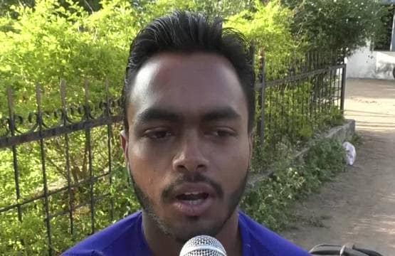 मिसाल: हाथ-पैर नहीं, स्कूटी से ड्यूटी जाता है यह कंप्यूटर ऑपरेटर