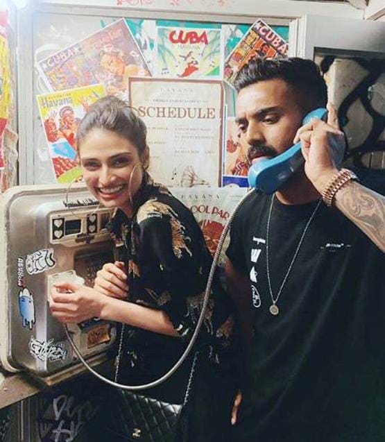 क्र‍िकेटर KL राहुल-अथिया के रिश्ते को परिवार से मिला ग्रीन सिग्नल?