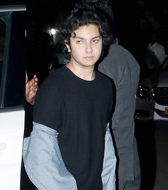 सलमान खान के बर्थडे बैश में श‍ामिल हुआ परिवार, एक्स गर्लफ्रेंड्स