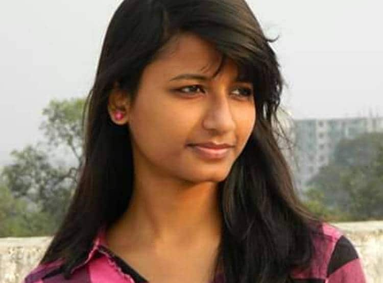 झारखंड: सबसे कम उम्र की MLA, मां तड़ीपार-पिता जेल में, फिर भी जीतीं