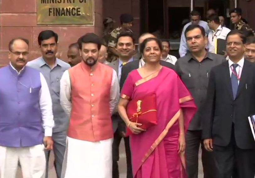 प्याज में लगी आग, कांग्रेस ने निर्मला के बहाने हर मंत्री को लपेटा