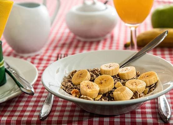 केला खाने से पहले जरूर जान लीजिए ये 10 बातें नहीं तो कर बैठेंगे गलती