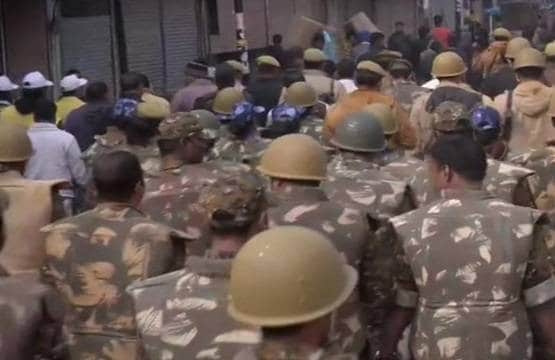 CAA: मेरठ से कानपुर तक, यूपी के जिलों में हिंसा की देखें तस्वीरें