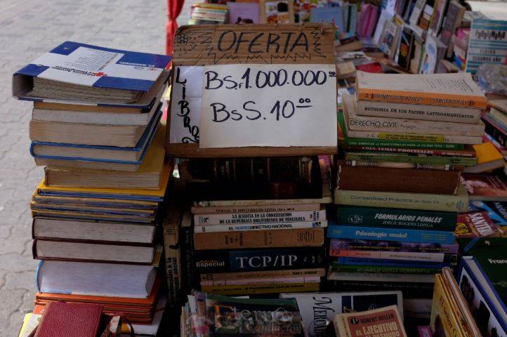 इस देश में 5 टमाटर की कीमत 5 लाख बोलिवर, क्या खाते होंगे यहां के लोग?