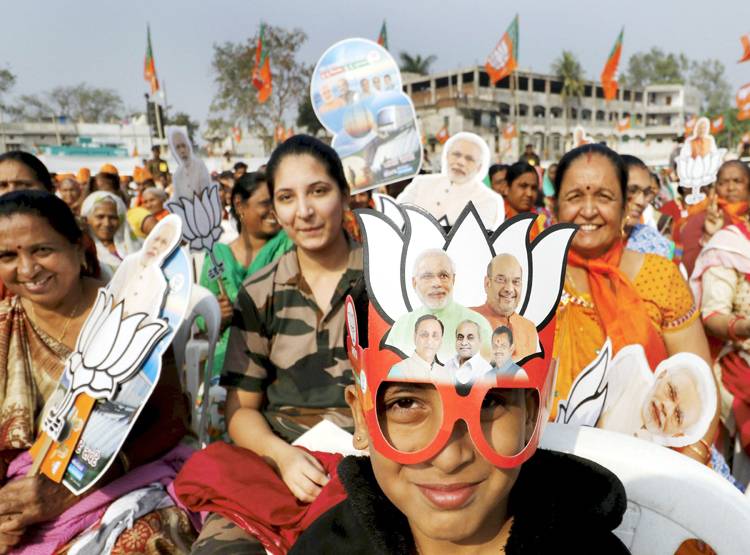 देश में सिकुड़ रही BJP, झारखंड भी हाथ से निकला, बदला सियासी MAP