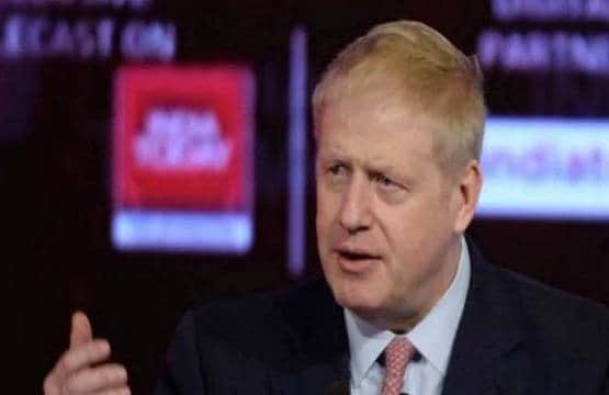 ब्रिटेन में बोरिस जॉनसन की जीत से क्यों डरे हुए हैं मुसलमान?