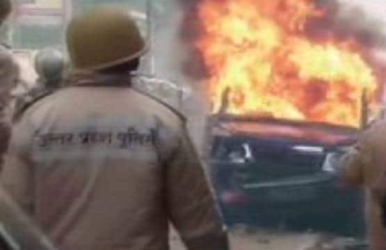 CAA: मेरठ से कानपुर तक, यूपी के जिलों में हिंसा की देखें तस्वीरें