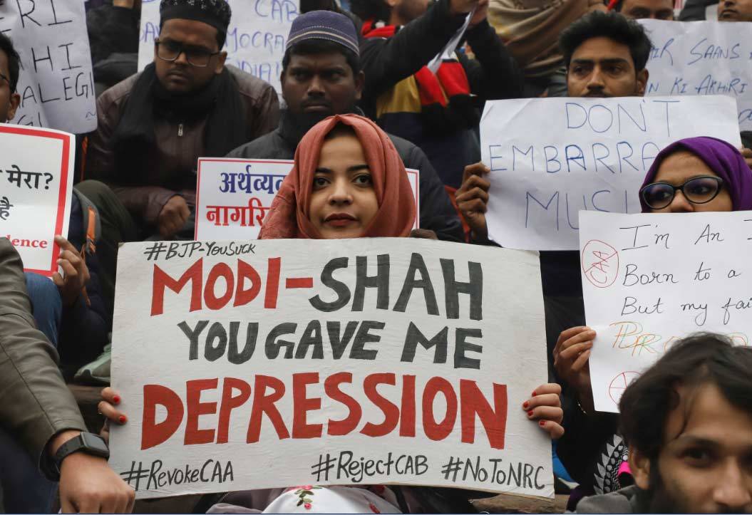 तीखे संदेशों से युवाओं ने किया CAA का विरोध कहा- हम जिंदा कौम हैं साहब