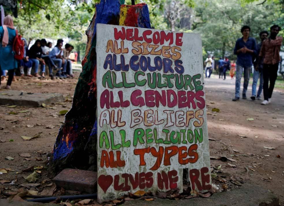 तीखे संदेशों से युवाओं ने किया CAA का विरोध कहा- हम जिंदा कौम हैं साहब