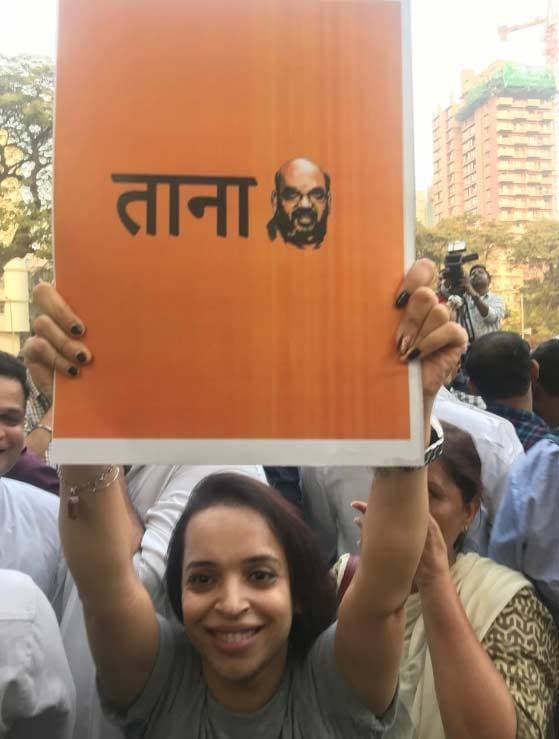 तीखे संदेशों से युवाओं ने किया CAA का विरोध कहा- हम जिंदा कौम हैं साहब