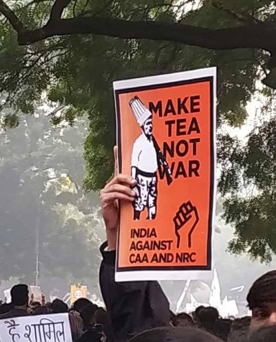तीखे संदेशों से युवाओं ने किया CAA का विरोध कहा- हम जिंदा कौम हैं साहब