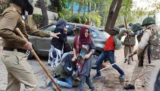 देखिए...साल 2019 की देश और दुनिया की सबसे ताकतवर तस्वीरें