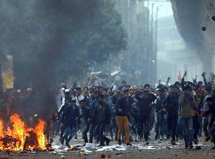 हिंसक प्रदर्शन के बाद अब कैसे हैं सीलमपुर इलाके के हालात, तस्वीरों में देखें