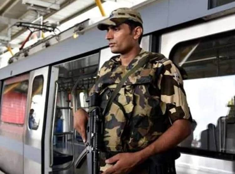 हिंसक प्रदर्शन के बाद अब कैसे हैं सीलमपुर इलाके के हालात, तस्वीरों में देखें