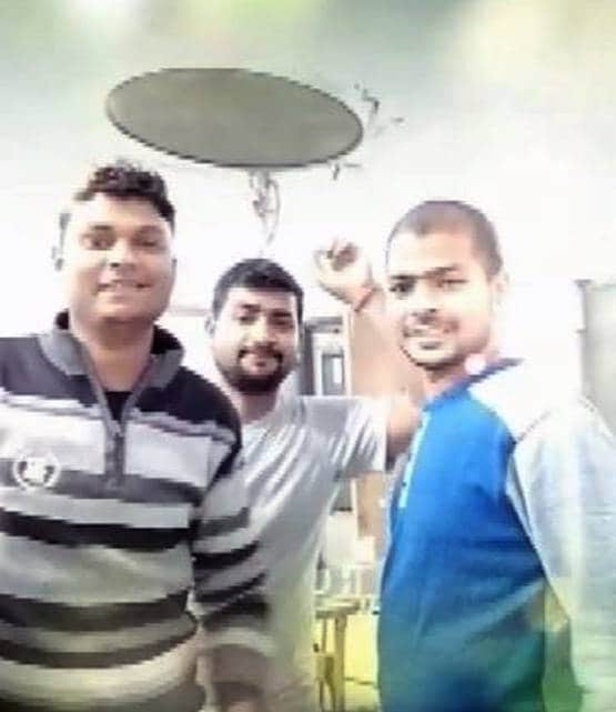 ऑपरेशन थियेटर में अश्लील गाने पर बना रहे थे टिक टॉक वीडियो