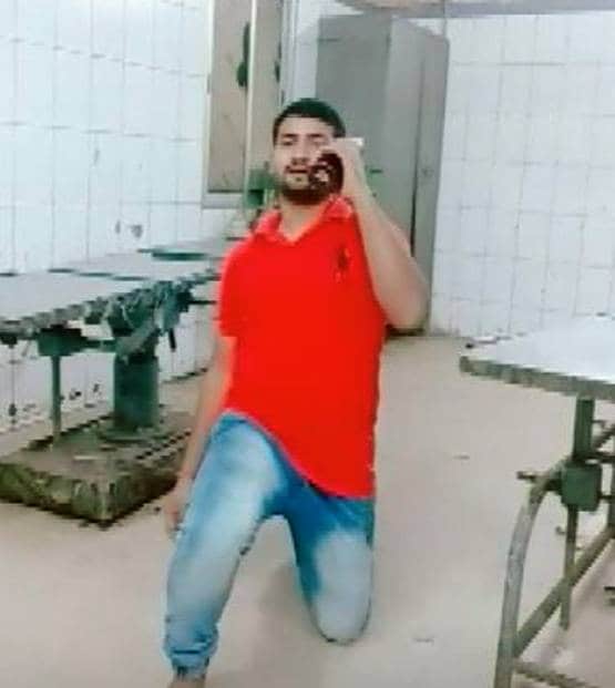 ऑपरेशन थियेटर में अश्लील गाने पर बना रहे थे टिक टॉक वीडियो