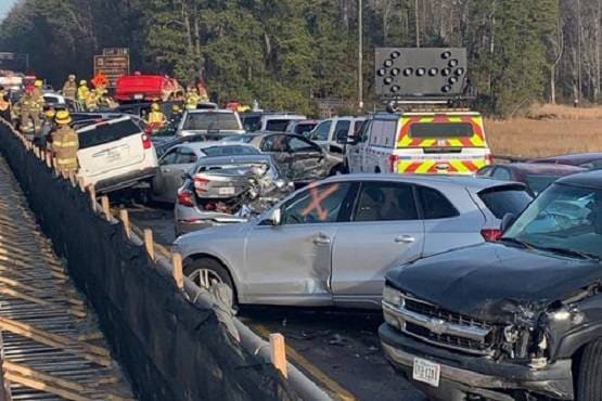 हाइवे पर हुआ भयानक हादसा, एक साथ भिड़ी 60 कारें