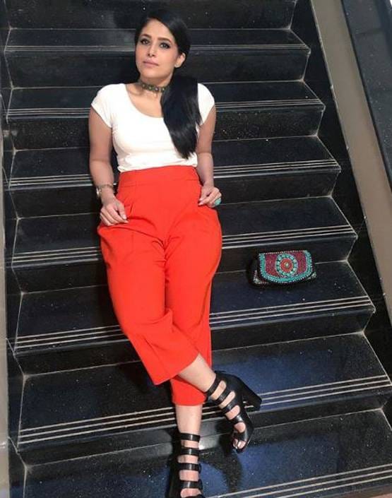 रियल लाइफ में काफी ग्लैमरस हैं 'प्रेरणा की सास' मोहिनी, तस्वीरें वायरल