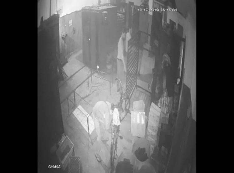 लड़के के प्राइवेट पार्ट में हवा भरने से मौत, CCTV में कैद घटना