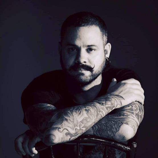 मोटी फीस लेते हैं ऐश्वर्या-करीना का मेकअप करने वाले आर्टिस्ट्स, जानें कमाई