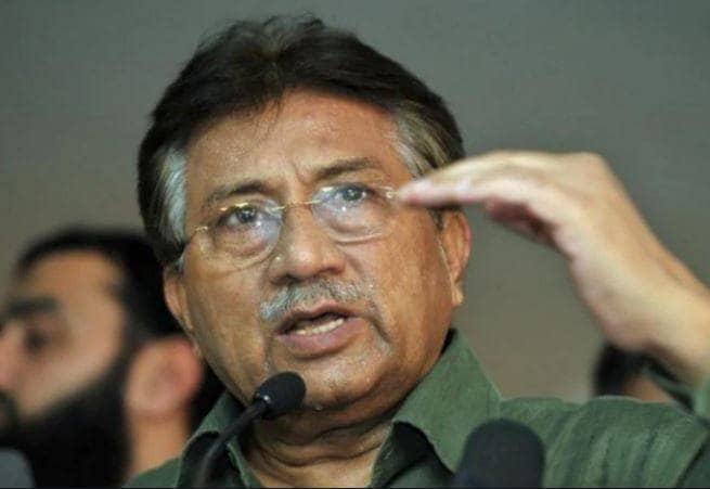 PAK कोर्ट के आगे गिड़गिड़ाए मुशर्रफ, लगाई देशद्रोह के मुकदमे पर रोक की गुहार