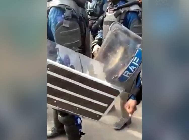 अब पुलिस से टकराए उपद्रवी तो लगेगा 12 वोल्ट का करंट