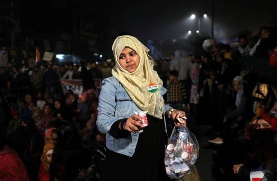 खाना-दवाई-महिलाओं की अगुवाई! देखें CAA का अनूठा विरोध