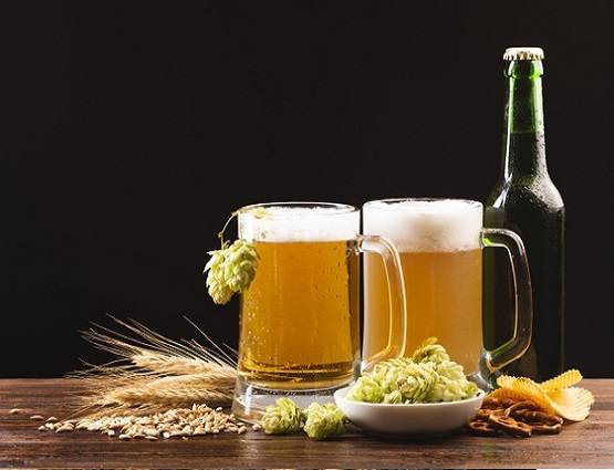 बियर बढ़ाती है उम्र-दूध से बीमारियां, PETA के दावे पर लोग हुए हैरान