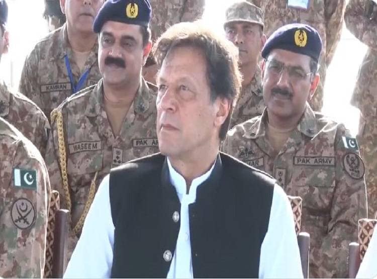 इमरान के मंत्री ने खोली पोल- हमारे नेता फौज की नर्सरियों में पले