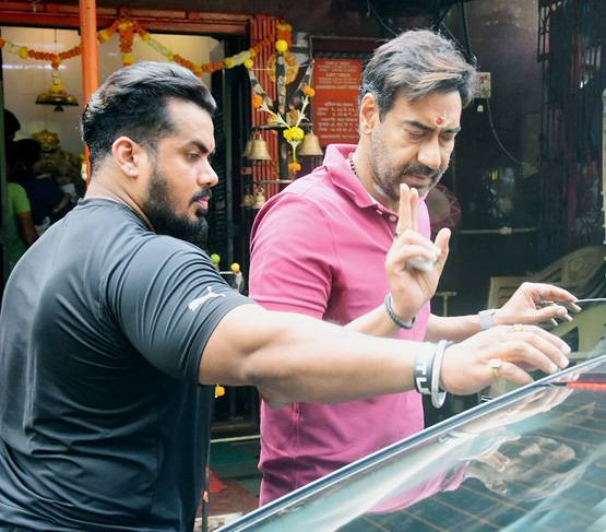 दादा की मौत के बाद न्यासा के पार्लर जाने पर मचा था बवाल, अब अजय ने दिया जवाब