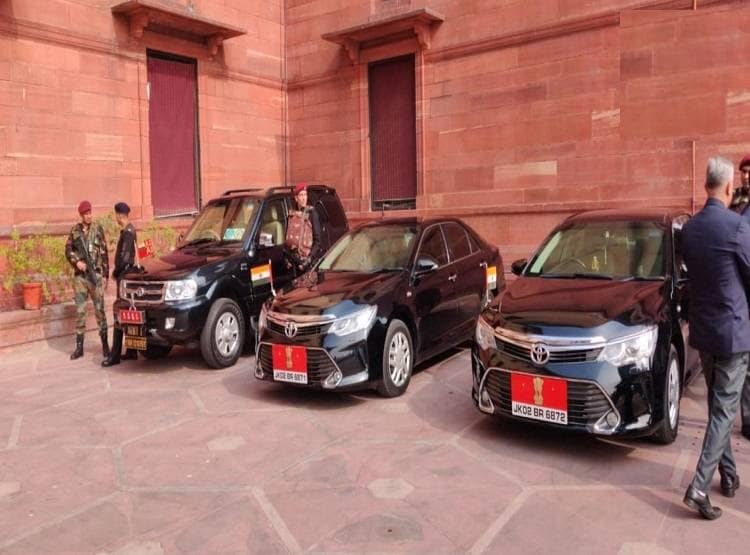 LoC पर तनाव, PAK आर्मी चीफ बोले-कश्मीर पर किसी हाल में समझौता नहीं