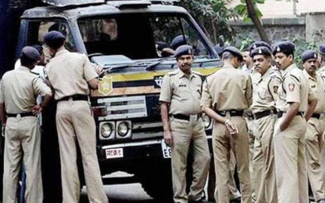 मुंबई में चलती कार में 22 साल के लड़के के साथ कुकर्म, फॉलो कर रहे थे आरोपी