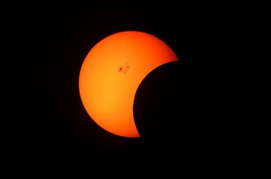 Surya Grahan पर NASA की वॉर्निंग- खूबसूरत पर खतरनाक