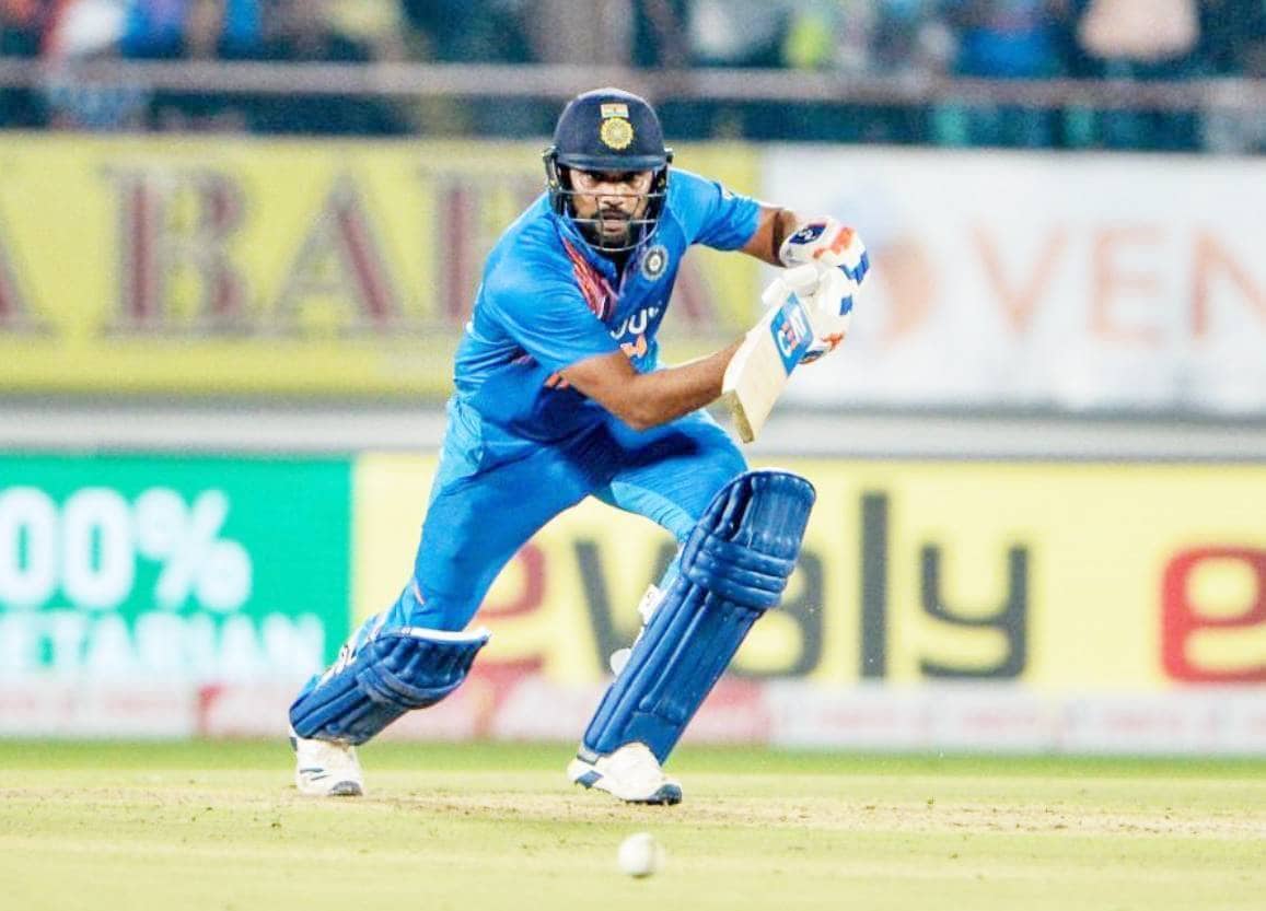 रिकॉर्डतोड़ छक्के जड़ 'हिटमैन' पहुंचे आफरीदी-गेल के बराबर