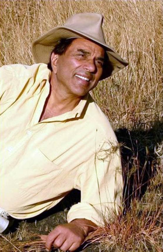 धर्मेंद्र ने नातिन राध्या संग यूं सेलिब्रेट किया 84वां बर्थडे, देखें PHOTOS